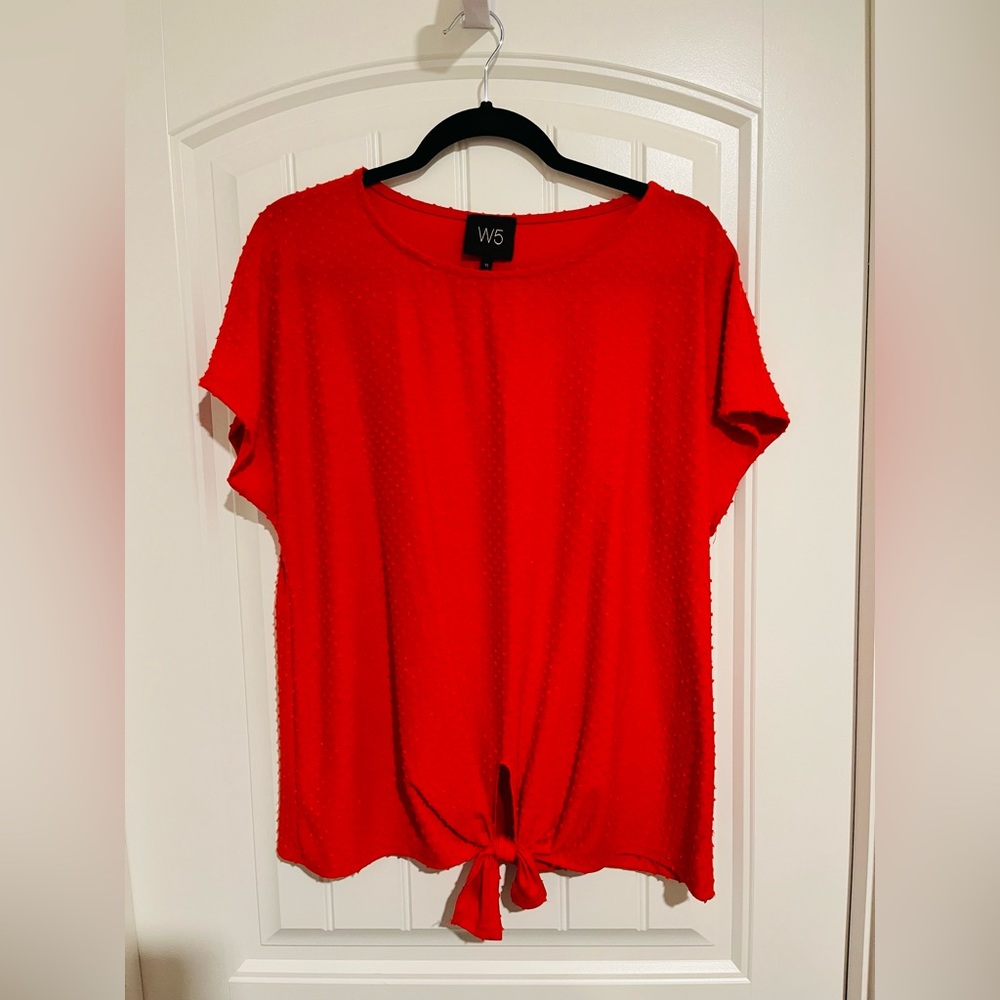 Boutique brand “W5” blouse with tie front detail and raised dots. Size XL